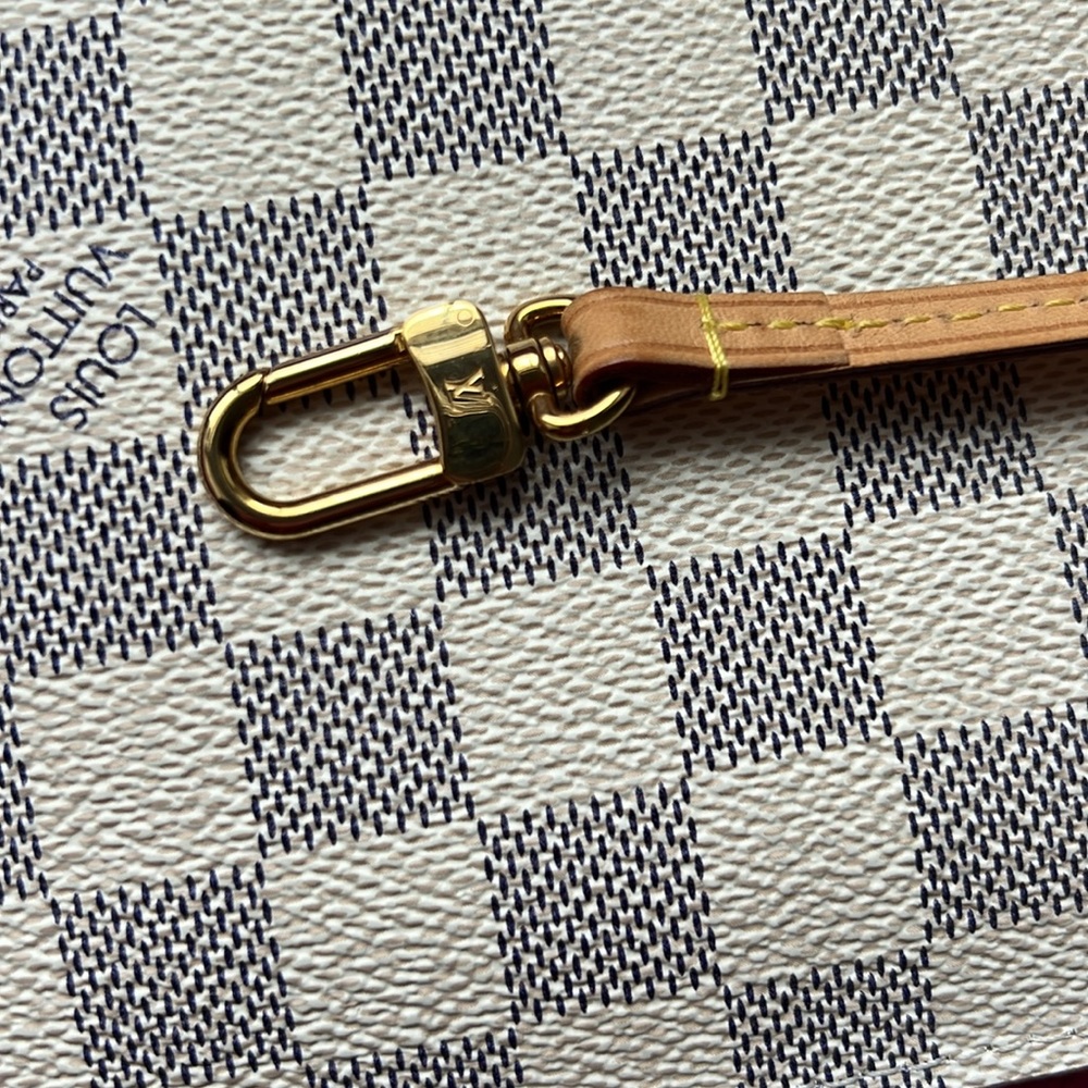 Authentic LV pouchette rose  ballerine interior - Picture 8 of 9